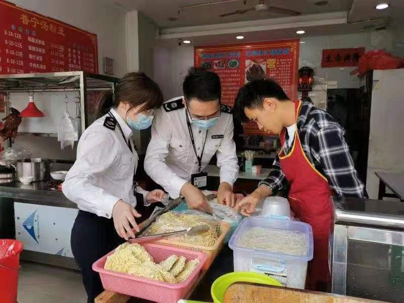 马田市场监管所开展“湿粉统一查”行动，筑牢餐饮安全防线